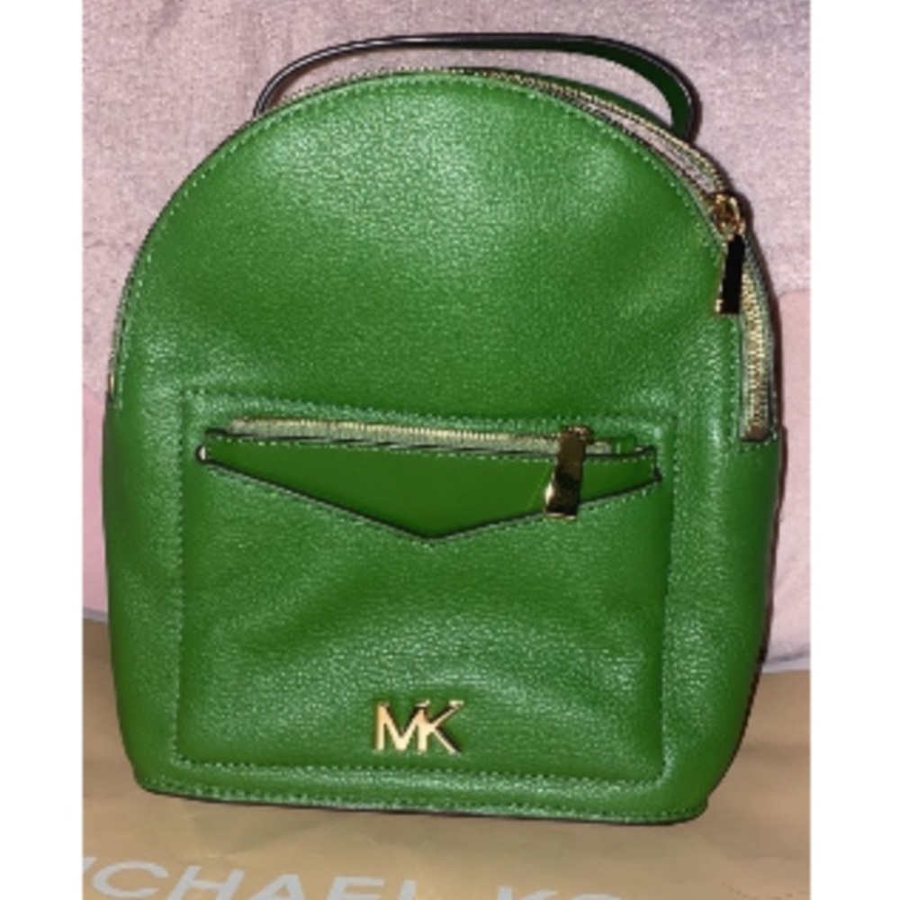 Michael Kors
Crossbody Jessa Small Conv. True Green Leather Backpack